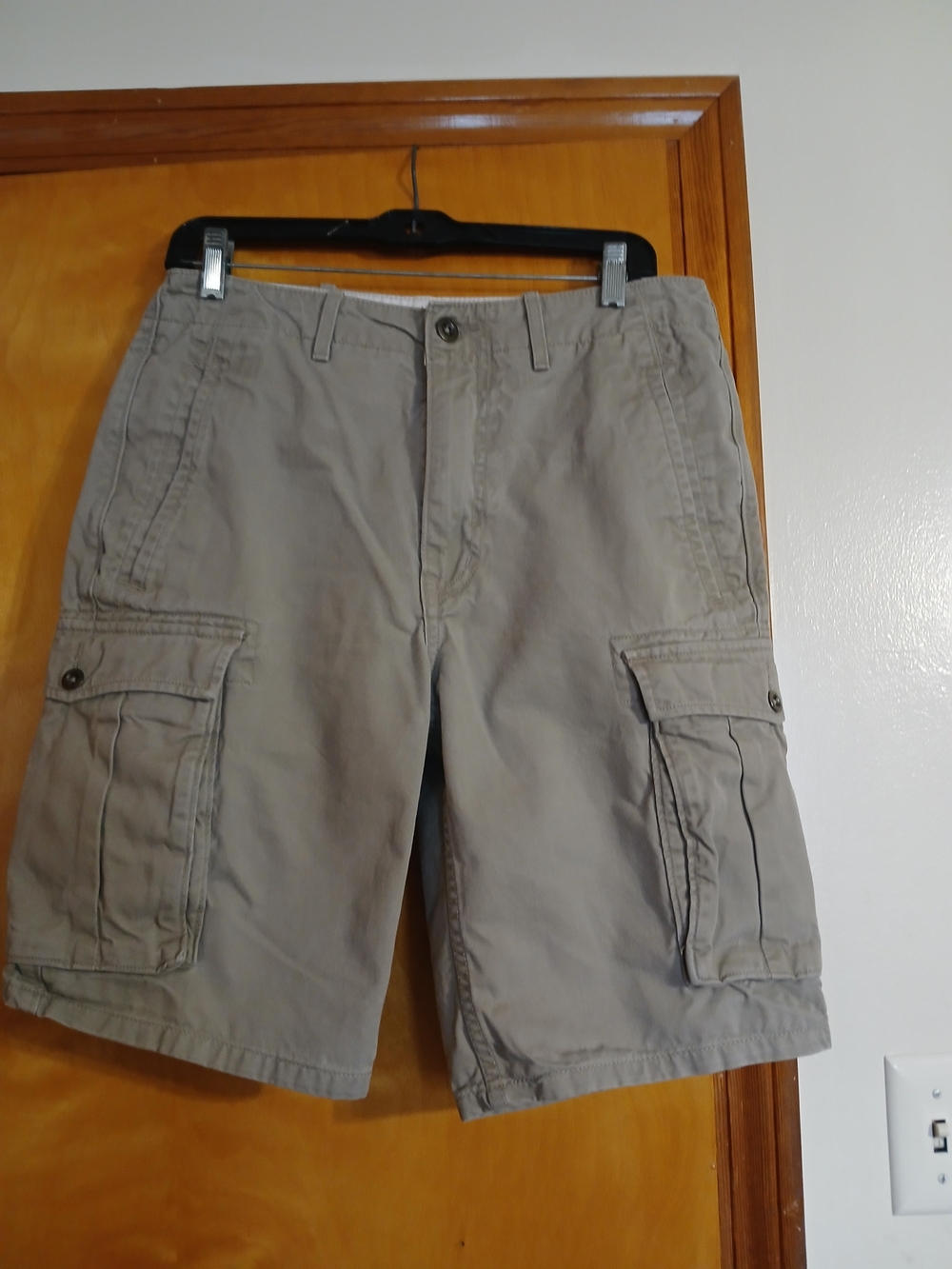 Men's Khaki Cargo Shorts - Classic Pocket Utility